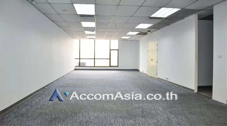 14  Office Space For Rent in Silom ,Bangkok BTS Sala Daeng at Bangkok Union Insurance AA12291